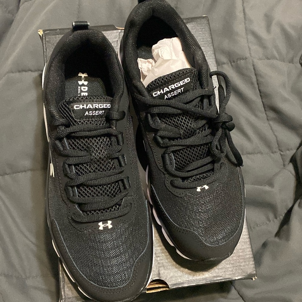 UA mens running shoes